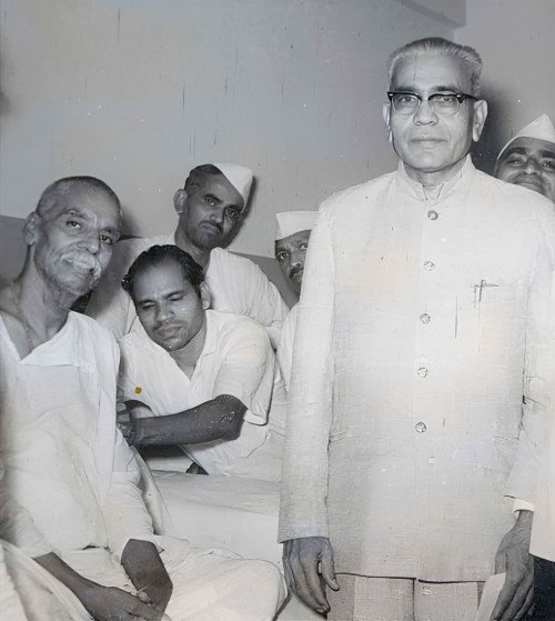 तुकडोजी महाराज जी का आशीर्वाद